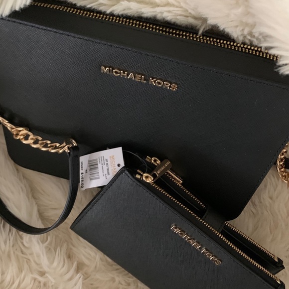 MICHAEL KORS CROSSBODY & WRISTLET SET! NWT! - Picture 11 of 16